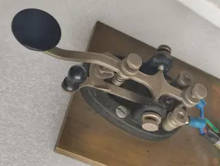 Morse Telegraaf Sleutel (1) - Hout, Staal - Eerste helft 20e eeuw