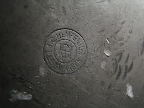 7 tinnen vloeistof maten - Amsterdamse School - Tin - 1890