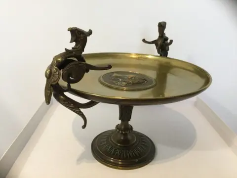 Tazza - Neoklassieke stijl - Brons, Messing - Tweede helft 19e eeuw