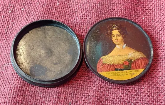Doos, Miniatuur (Braunschweig) Louise Reine de Belgie - Hout - Eerste helft 19e eeuw
