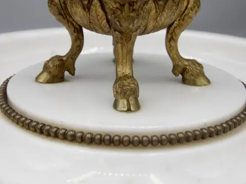 Inktpotje op marmeren voet - Napoleon III - Brons (verguld), Marmer - Tweede helft 19e eeuw