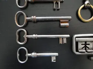 Sleutel 12 stuks (12) - Renaissance - IJzer (gesmeed) - 16e tot 19e eeuw