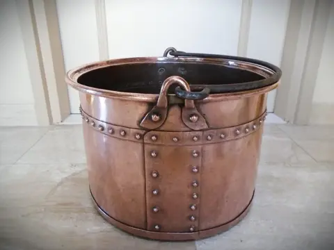 Friese emmer, melkemmer, aker - Koper - Eerste helft 19e eeuw