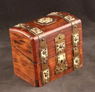 Kistje met parfumflesjes - Been, Glas, Hout - 19e eeuw