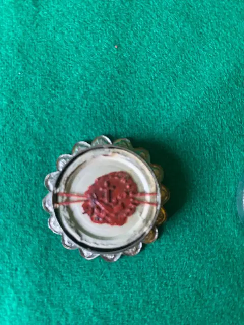 Reliek - metaal, stof - Eind 20e eeuw