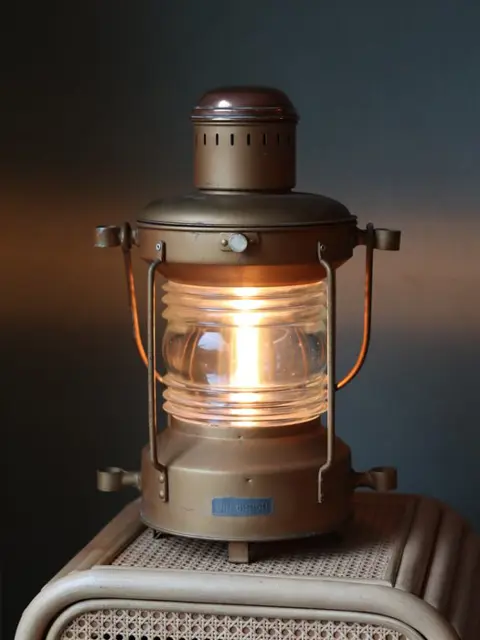 Scheepslamp, NMV-NUC pechlicht met rood inzetstuk - Koper, Messing, Staal - Midden 20e eeuw