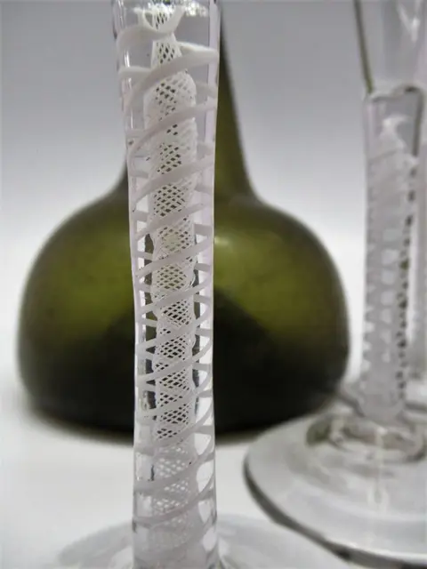 18e -eeuwse Opaak Twist Champagne Glazen c1760 (2) - Georgisch - Loodglas