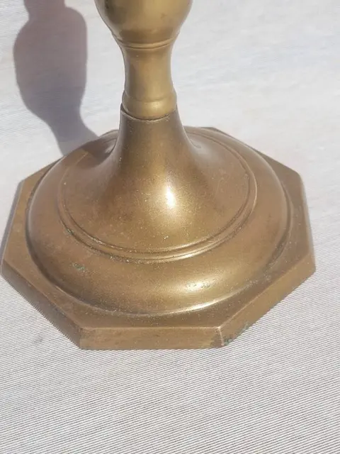 Een goed paar koperen kandelaars met zeshoekige voet (2) - Georgiaanse stijl - Messing - 18e/19e eeuw