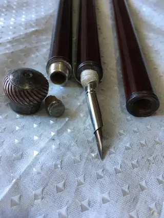 Wandelstok, Een systeem - Verborgen vulpen en potlood - Hout - Metaal - Begin 20e eeuw