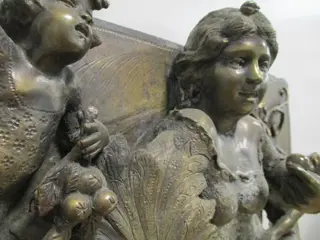 Beeld, Plaquette, Engelachtige engeltjes - 33 x 48 cm (1) - Brons - Eind 19e eeuw