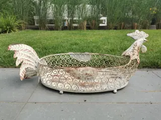 Lying flower basket - Rooster - IJzer (gegoten/gesmeed) - recent