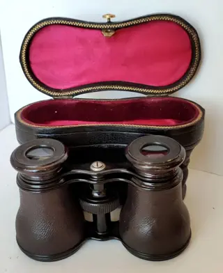 Theater verrekijker - Leder, zwart geëmailleerd messing - begin 1900