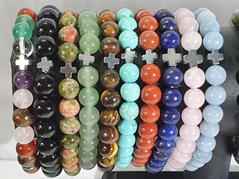 MAN armbanden met edelstenen met Griekse kruizen in verzilverd hematiet (21) - Lapis lazuli, aquamarijn, granaat, onyx, azuriet-malachiet, parelmoer... - Eind 20e eeuw