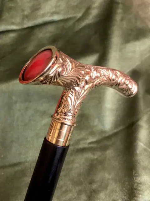 Een prachtige, burggraaf, aristocratische wandelstok - verguld brons en zwart hout - 20e eeuw