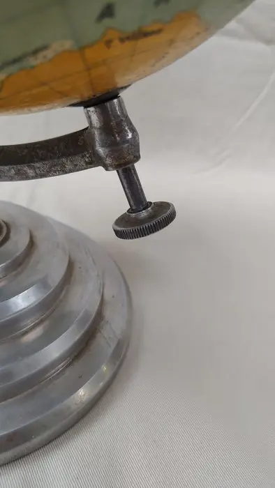 Aardbol (1) - Art Deco - metaal en hout - vroege 20e eeuw