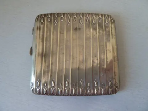 Oude sigarettenkoker in zilver metaal XIX th - XIX e