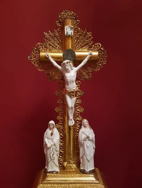 Antiques of Sacred Art - Crucifix in hout, verguld metaal en biscuit - Oostenrijk eind 19e (1) - Historicisme - Hout - Eind 19e eeuw