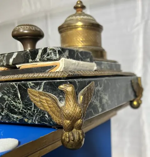 bureau ingesteld - Empirestijl - Marmer, Messing - Eerste helft 20e eeuw