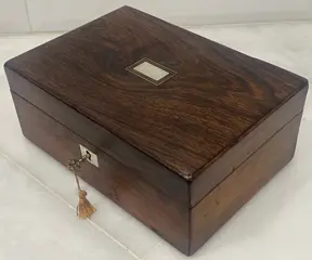 Doos - Victoriaanse stijl - Hout, Textiel, parel - Midden 19e eeuw