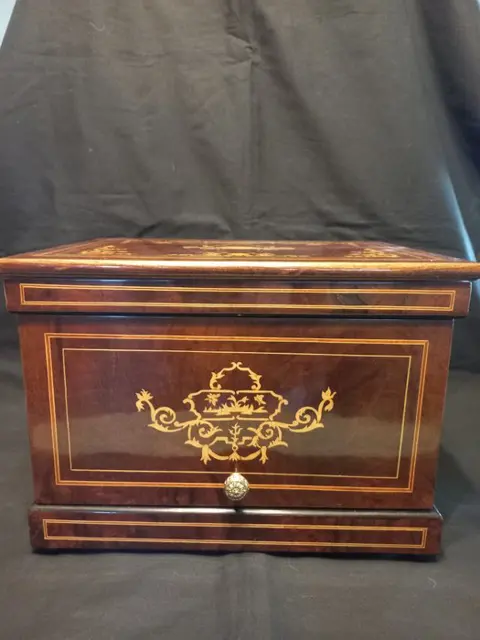 likeur kelder (1) - Hout - 20e eeuw