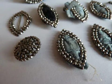 Jasknopen eind 18e eeuw begin 19e eeuw (10) - Staal - eind 18e eeuw begin 19e eeuw