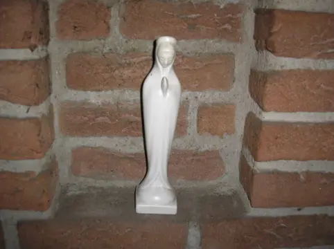 Mariabeeldje wit 22 cm - van steen / porselein