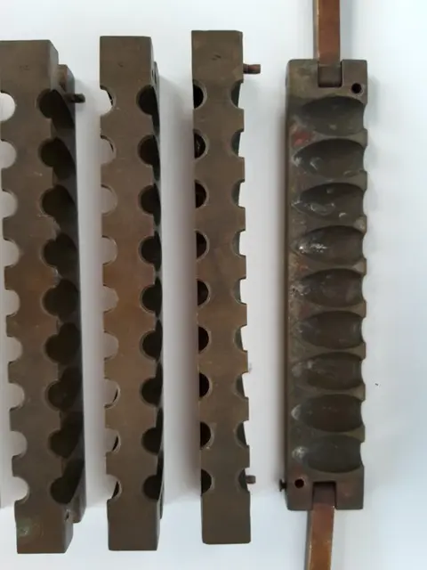 Antieke mal voor zetpillen - Messing - Begin 20e eeuw