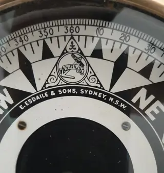 kompas in groot kompashuis - Glas, Messing - Midden 20e eeuw