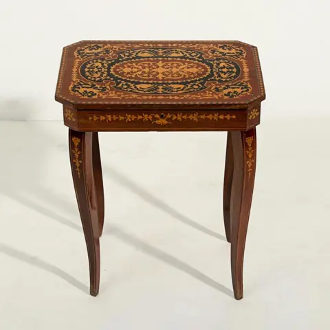 Naaitafel met muziekdoos - Hout - 20e eeuw