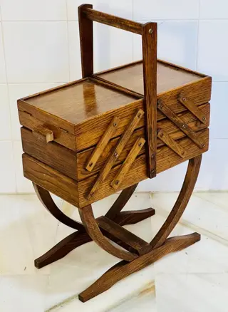 Naaidoos - Hout - 20e eeuw