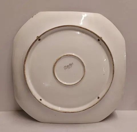 'Nouveau depot' - Schaal (1) - Barok - Porselein