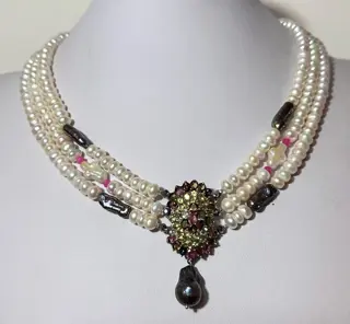 Exclusief collier, van White Pearl en Black Keshi TOP KWALITEIT - met hanger met Toermalijn en Peridoot met witte parelkruisjes. Sterling Zilver 925. - Na 2000