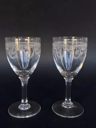 Probablement St Louis - Schitterende serie van 8 glazen - gegraveerd kristal