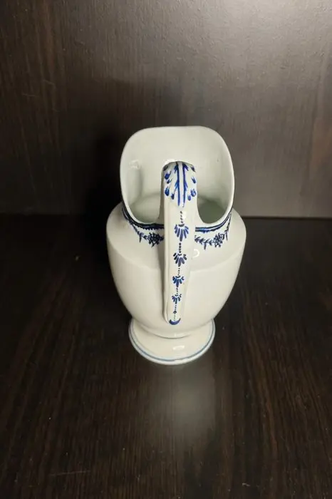 Tournai - melkpot (1) - Porselein