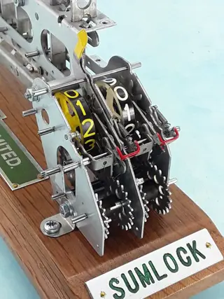 Rekenmachine/telmachine - Staal - Midden 20e eeuw