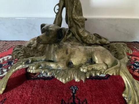 Haardstel met jachthond (4) - Brons - Eind 19e eeuw