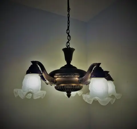 luster, 5 armige kroonluchter - koper, opaline glas - Begin 20e eeuw