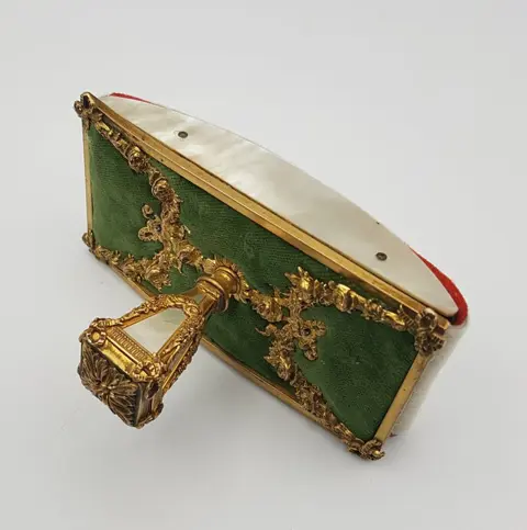 Bureau pad (1) - Neoklassiek - Brons, Parelmoer - Eind 19e eeuw