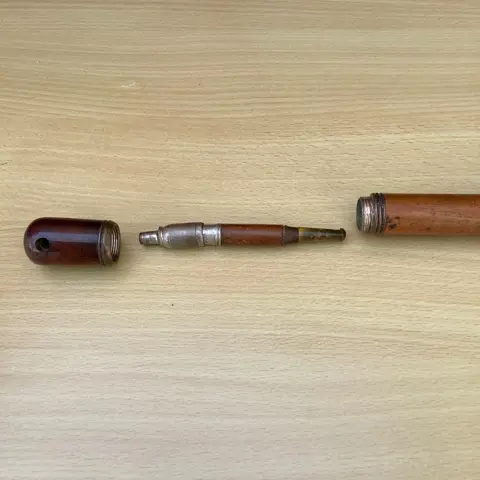 Wandelstok met ingebouwde pijp en sigarenhouder - Hout - Ca 1900