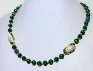 Exclusieve set, van NATUURLIJKE RUWE MALACHITE en White Pearl - met Griekse kruisen van Hematiet (bescherming en evenwicht). Sterling zilver - Na 2000