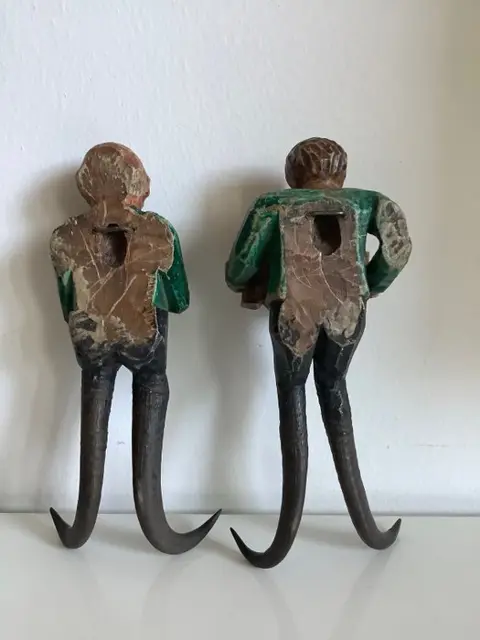 Gamsmanderl spelende muziek hoed haak kledingkast (2) - Hout, gemzen geld - Eerste helft 20e eeuw