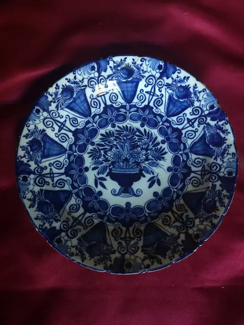 De Klaauw, Delft - Schaal - Majolica