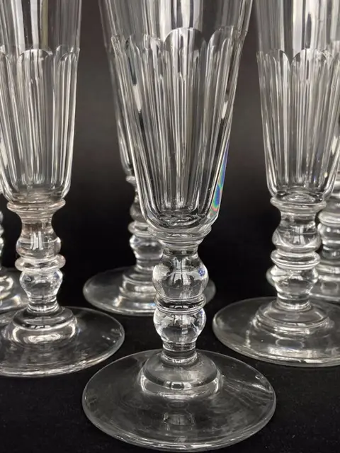 Baccarat - Schitterende serie van 6 champagneglazen - model "Gondola". - Geslepen kristal