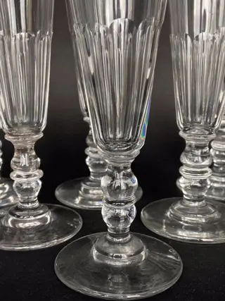 Baccarat - Schitterende serie van 6 champagneglazen - model "Gondola". - Geslepen kristal
