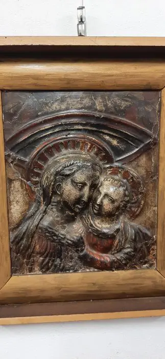 Hoog reliëf voorstellende de Madonna met Kind - Tablet en stopverf - Begin 18e eeuw