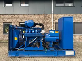 Iveco 8281 SRI 26.01 Leroy Somer 400 KVA generatorset noodstroom aggregaat