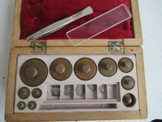 KistApothekersgewichten enBlok Handelsgewichten - Duitsland - - Messing - Eerste helft 20e eeuw