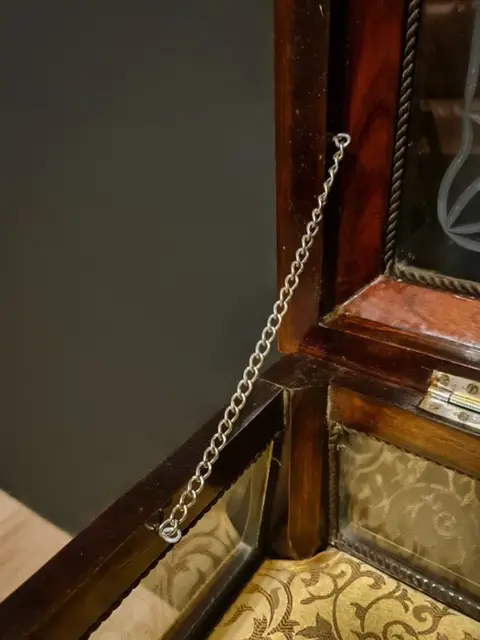 Vitrinekast - Lodewijk XVI-stijl - Hout - Begin 20e eeuw