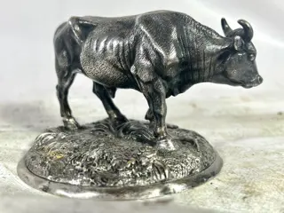 Dans le goût de Rosa Bonheur - Beeld, koe (1) - Brons (verzilverd) - 20e eeuw