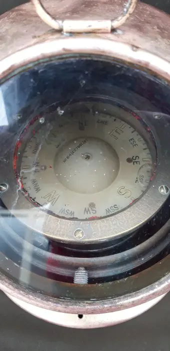 Antiek Cardanisch Vloeistof Scheeps Kompas (1) - Messing en Glas - Midden 20e eeuw